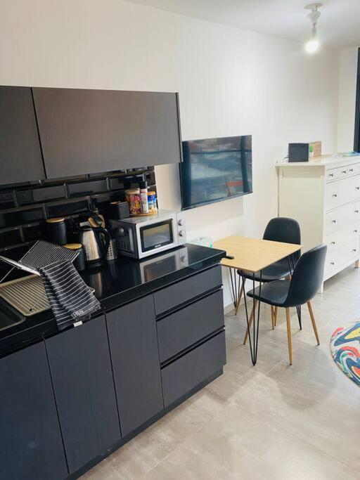Lovely Flat In 32 Apartment